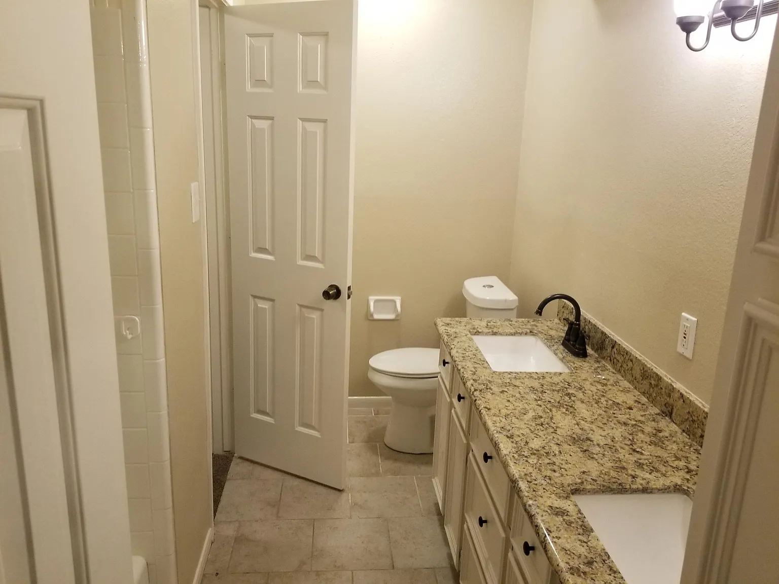 3 bed, 1383 sqft, $1,950 — Photo 2