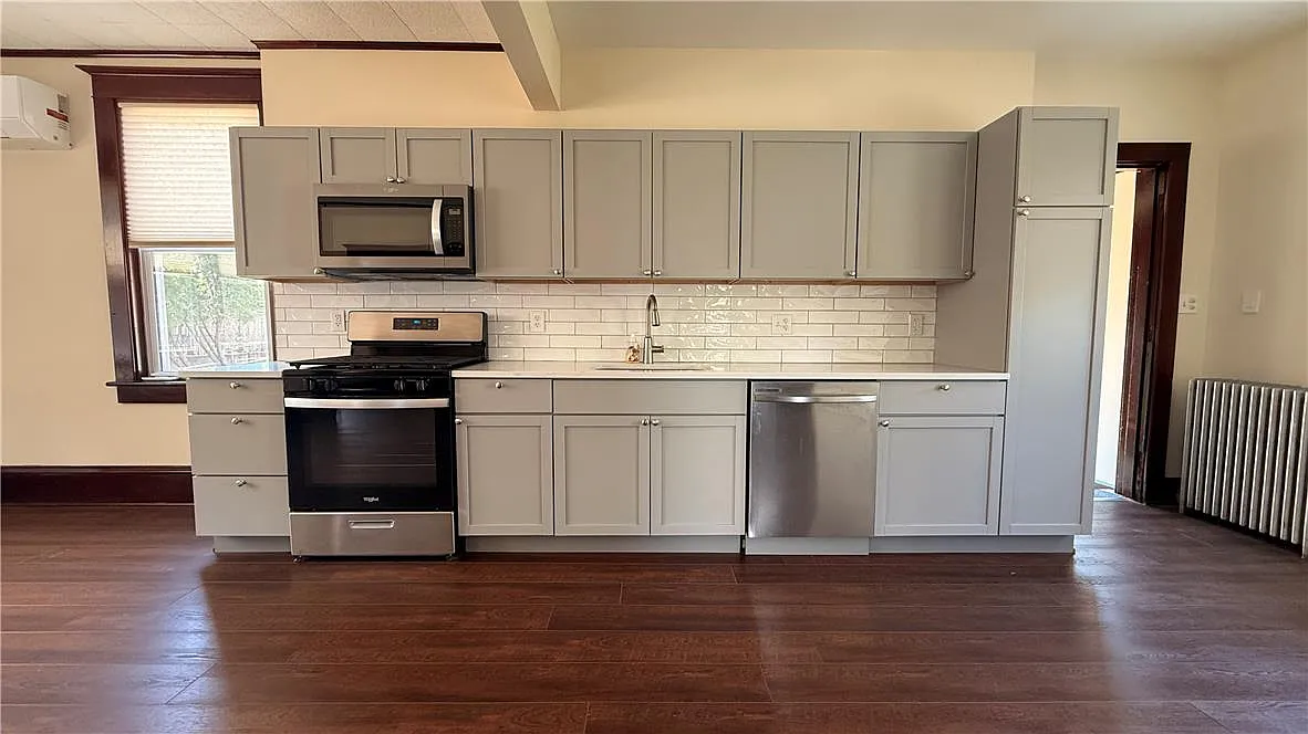 3 bed, 2.5 bath, 1778 sqft, $2,595 — Photo 4