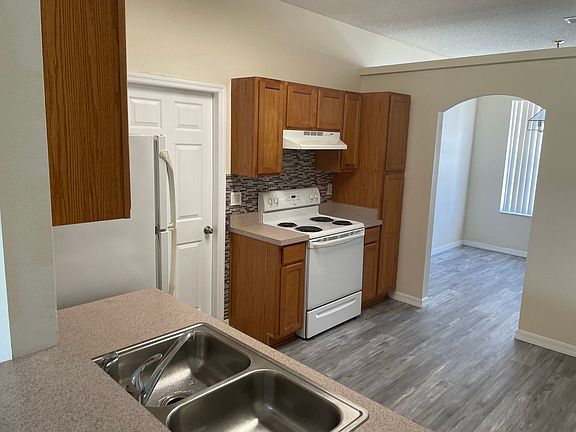 3rd image of 107 Bluff Pass Dr