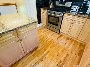 41 Skyview Dr, Poughkeepsie, NY 12603