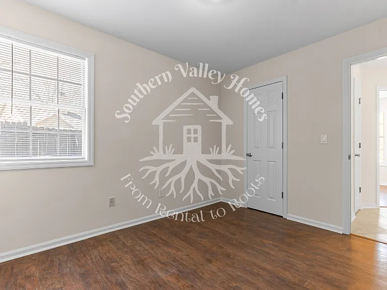 102 Duxbury Ct — Photo 24