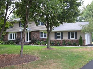24 Lakeshore Dr, Princeton Junction, NJ 08550