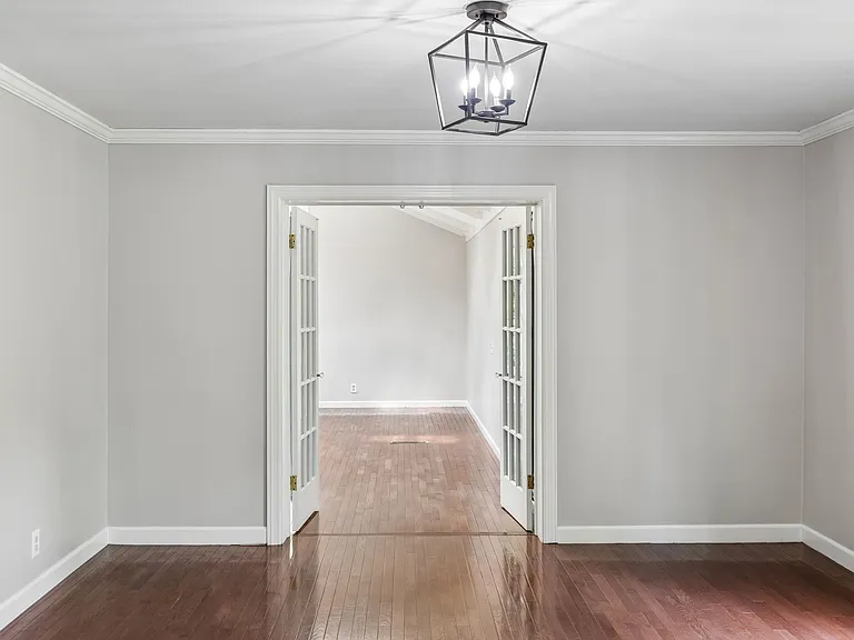 326 Draper Cir — Photo 8