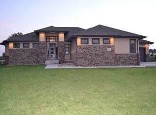 3201 Deer Run, Fremont, NE 68025