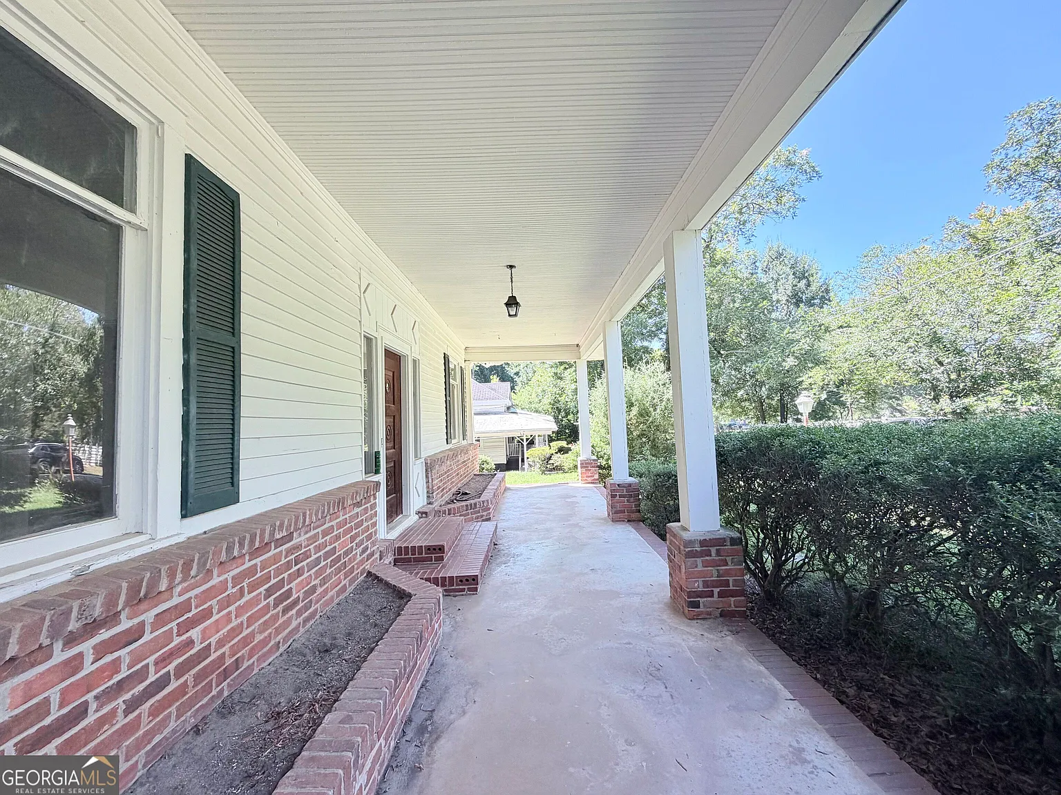 4 bed, 3.0 bath, 1800 sqft, $1,300 — Photo 2
