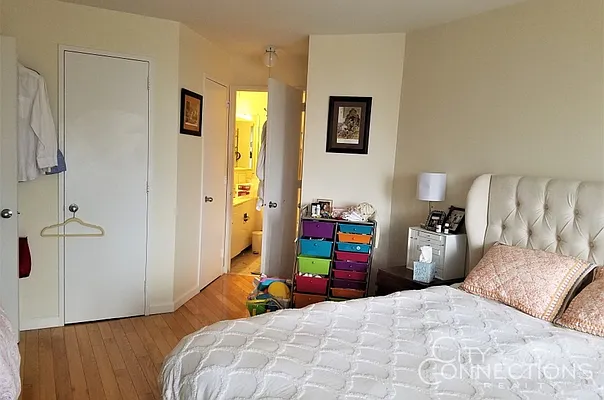 Rented by City Connections Realty | media 19