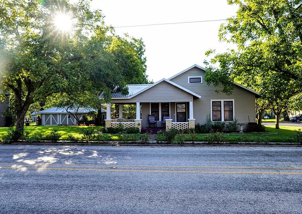 1st image of 102 E Main St