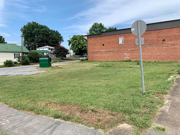 2nd image of 2100 E Center St