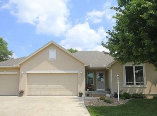 2448 SW Queens Way, Topeka, KS 66614