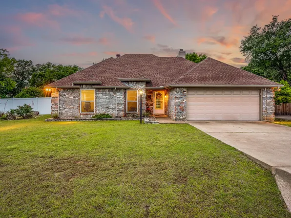 3912 Country Ln, Granbury, TX 76048