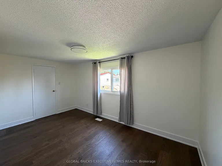730 Queensbridge Dr — Photo 20