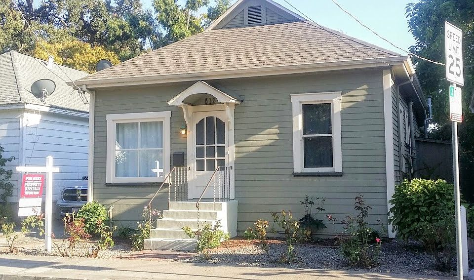 2nd image of 612 Charles St