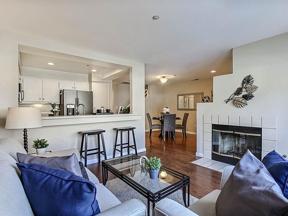 3rd image of 6993 Rodling Dr Unit E