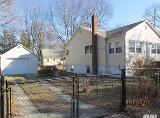 5 Teepee Rd, Rocky Point, NY 11778