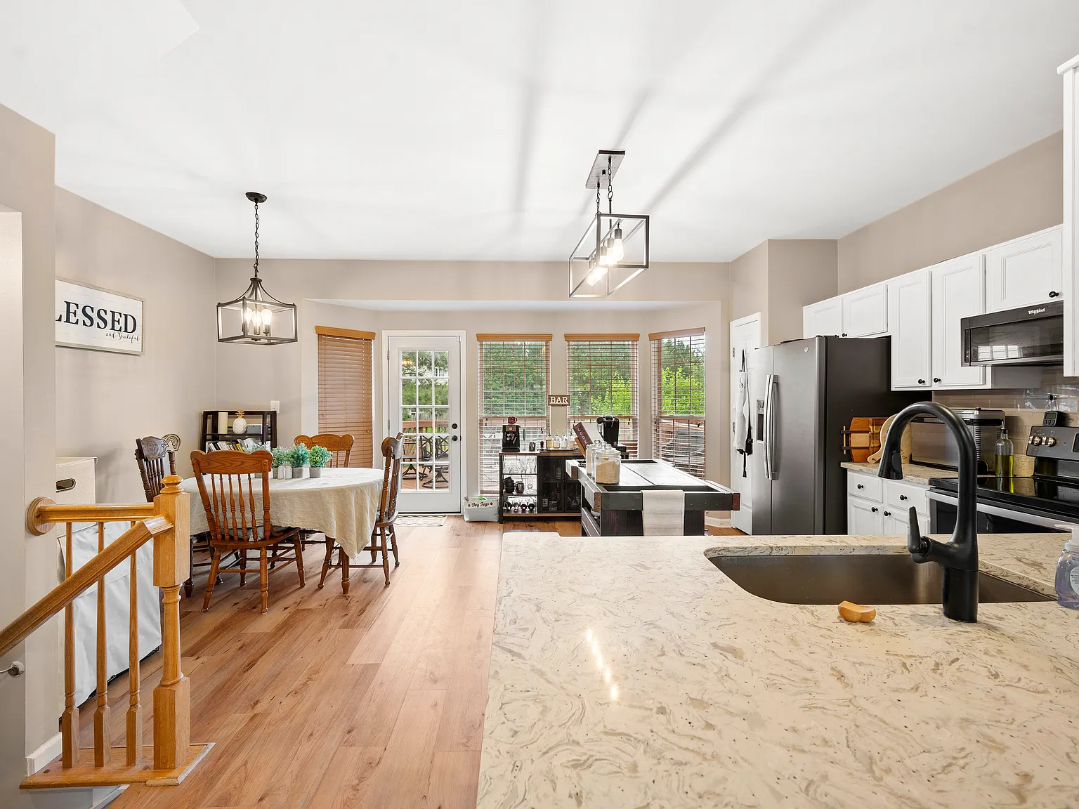 3 bed, 1824 sqft, $3,150 — Photo 3