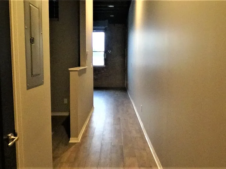 212 N Bryan Ave #202 — Photo 10