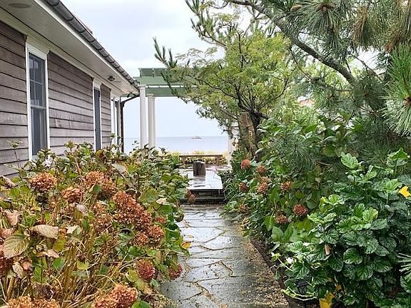 3rd image of 1400 Sound Beach Dr #1400
