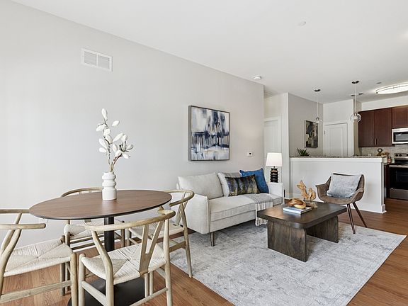 5th image of 1500 Manor Dr #1013