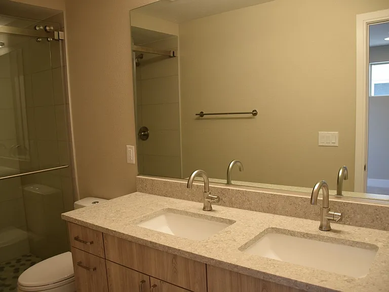 712 W 1st Ave — Photo 13