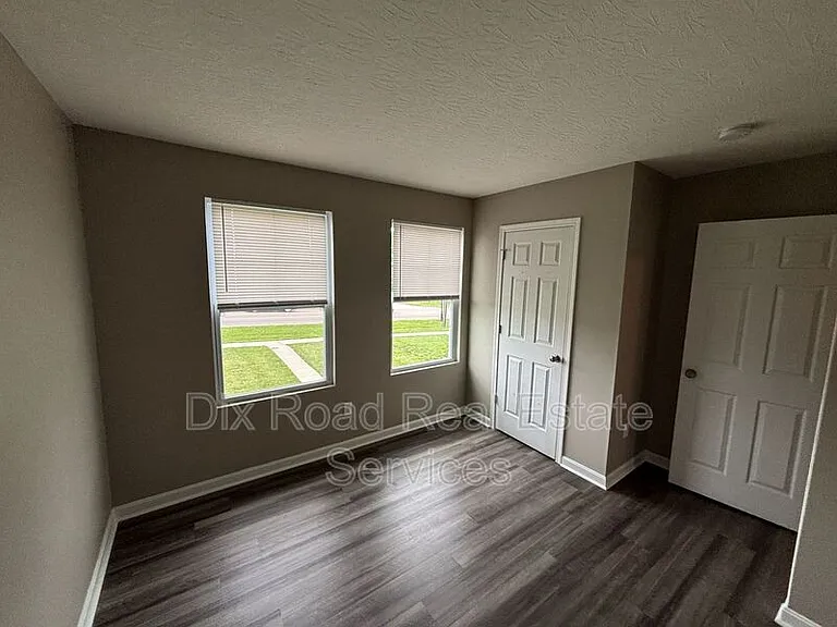 424 W Kemper Rd — Photo 20