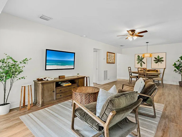 617 NE 9th Ave #71 — Photo 5
