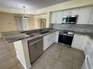 1180 Wildwood Lakes Blvd APT 104, Naples, FL 34104