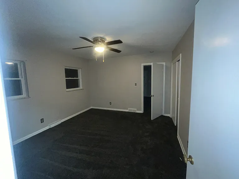 138 E 6th St #138/140 — Photo 7