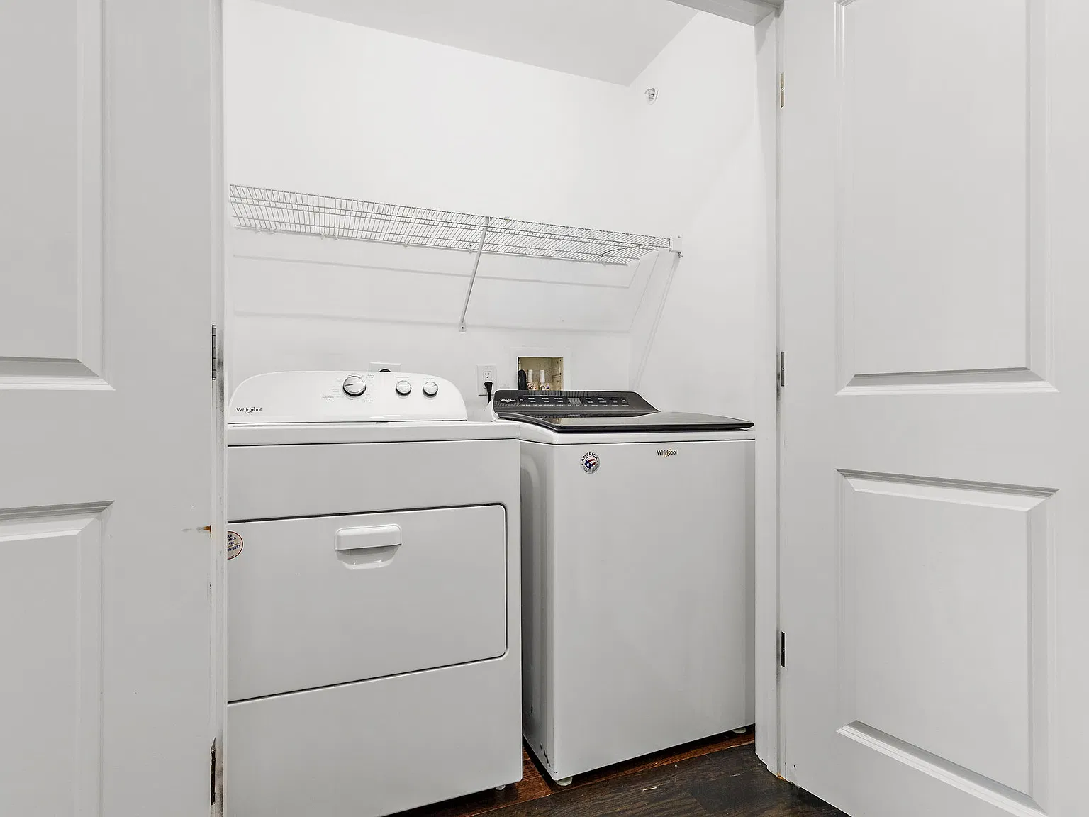 3 bed, 3.5 bath, 2632 sqft, $7,500 — Photo 2