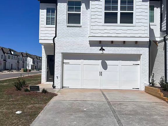 3rd image of 50 Auburn Hill Dr
