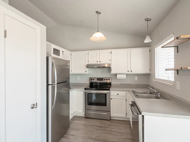 3805 Blazingwood Way — Photo 4