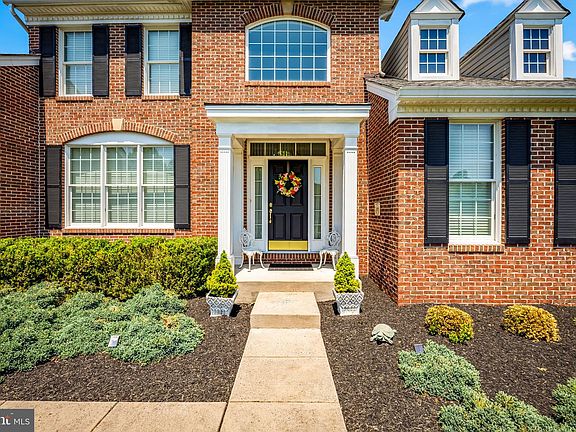 3rd image of 2121 Overlook Ct
