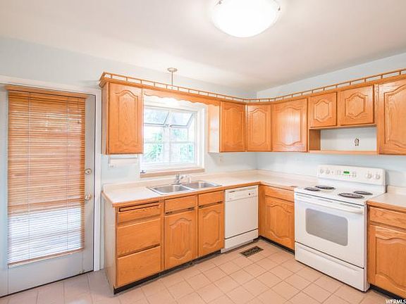 4th image of 3938 S Alberly Way