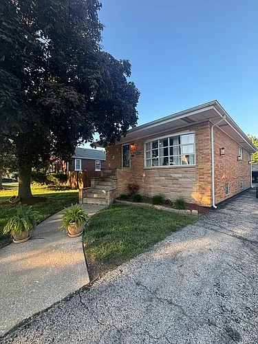 4605 Prairie Ave Photo 1