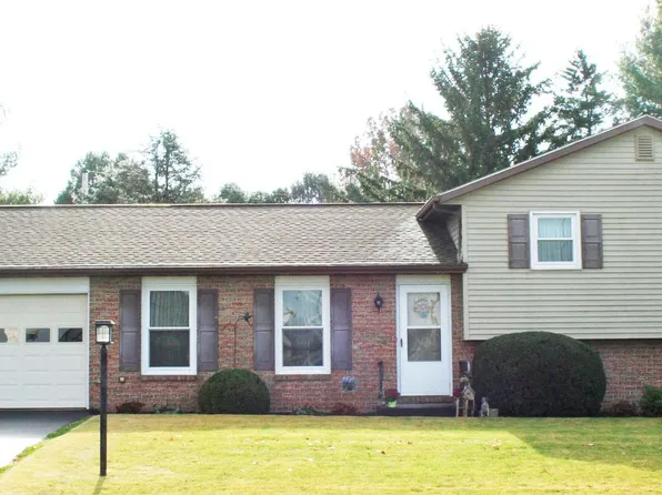 745 S 4th St, Denver, PA 17517