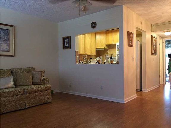 5th image of 404 Durham M #404
