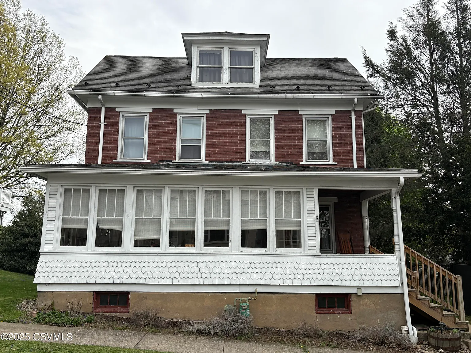 532 3rd St photo 1