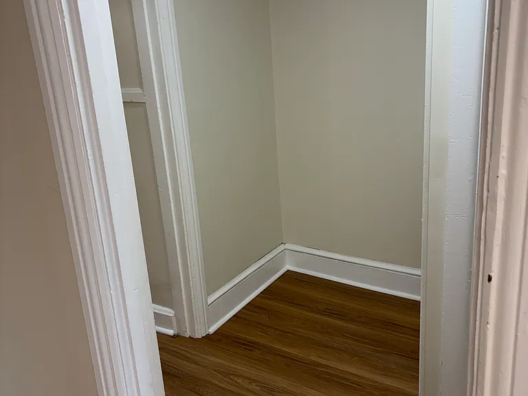 227 Bridge St #B — Photo 8