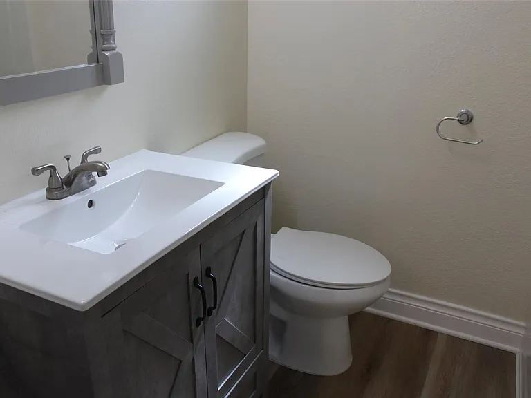 410 Hahlo St — Photo 18