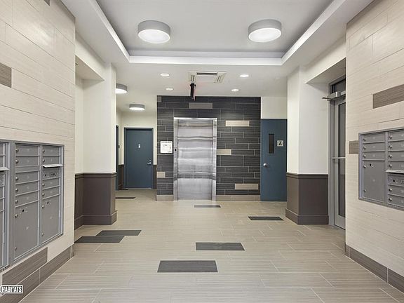 4th image of 324 Pleasant Ave APT 2A