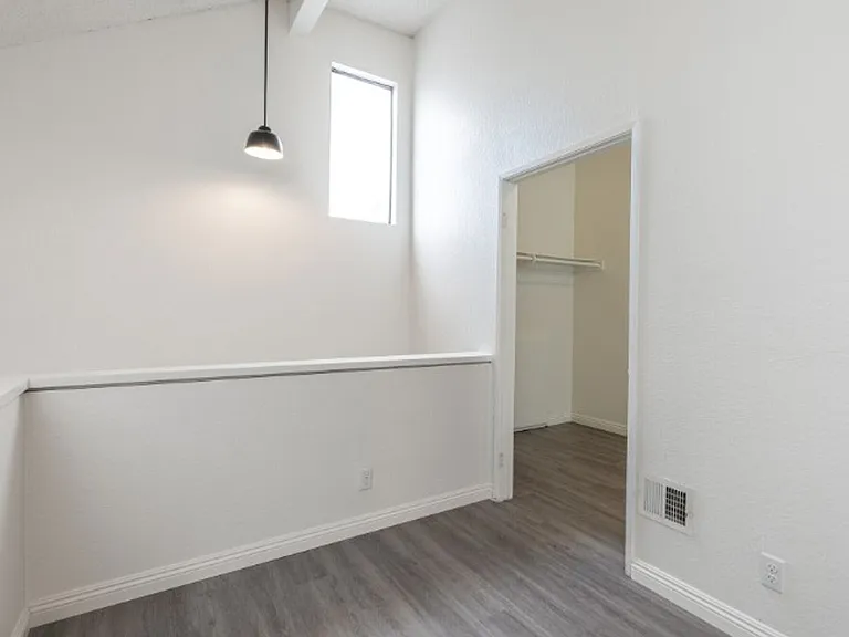 3573 Columbia Ave — Photo 14