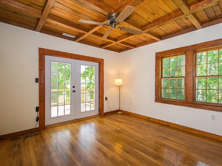 117 Lake Dr — Photo 18