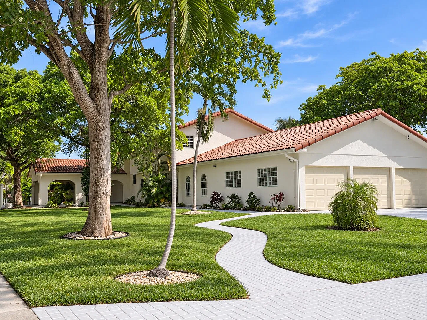 5 bed, 4.5 bath, 4346 sqft, $12,000 — Photo 3
