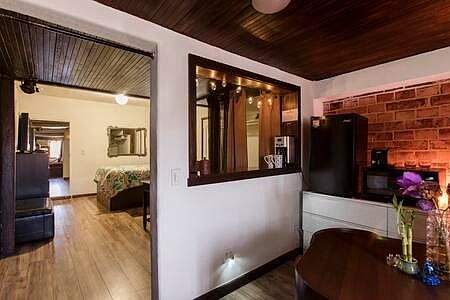 Looking towards bedroom from entry