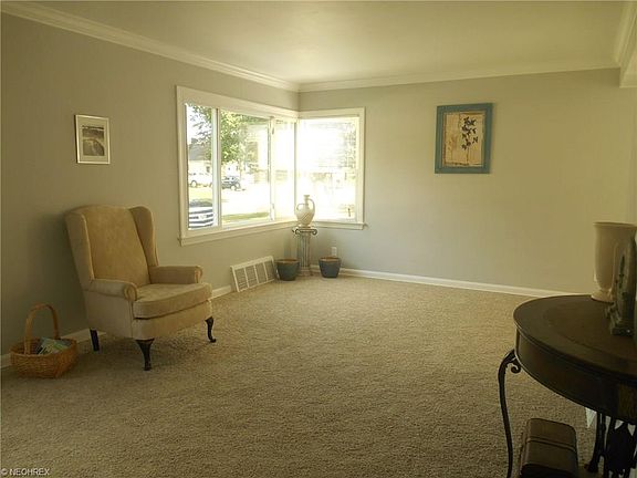 2nd image of 2870 Archwood Pl
