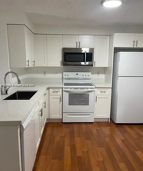 1001 Sorrento Dr — Photo 15