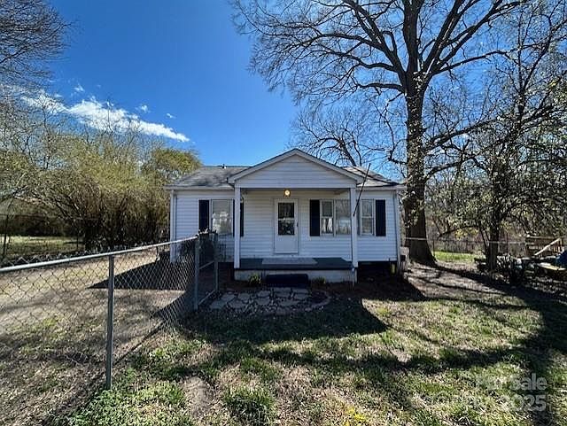 1st image of 313 Nassau Pl