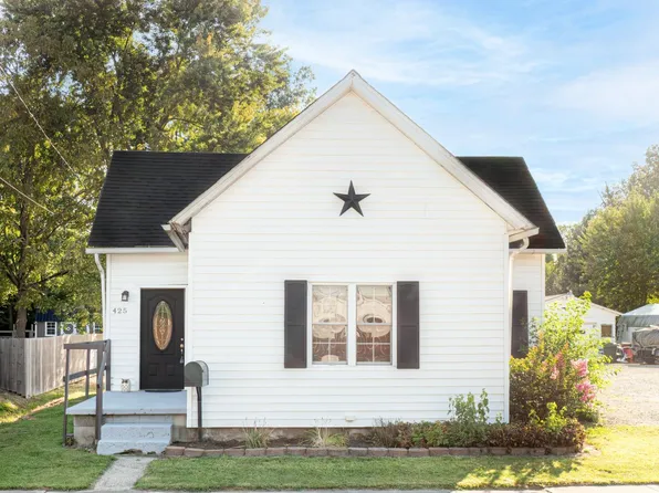 425 S Wright St, Blanchester, OH 45107