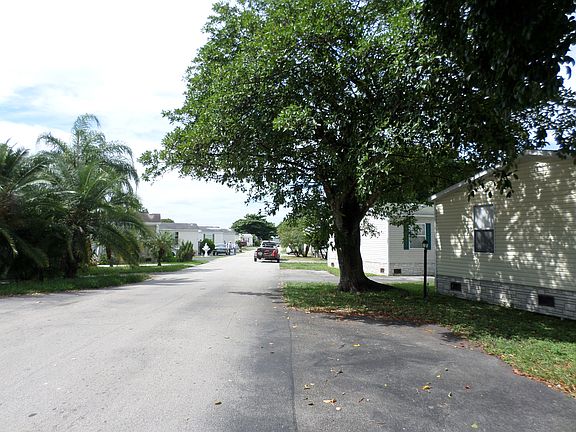 3rd image of 220 NE 12th Ave Lot 74