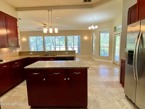 3rd image of 13753 BROMLEY POINT Drive