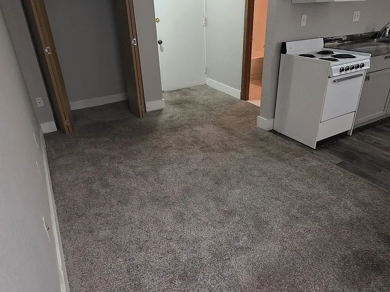 7th Place Apartments — Photo 27
